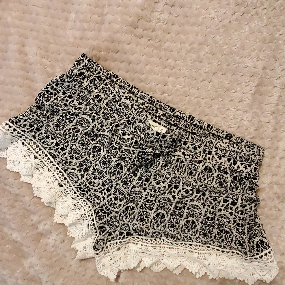 Crochet trim shorts